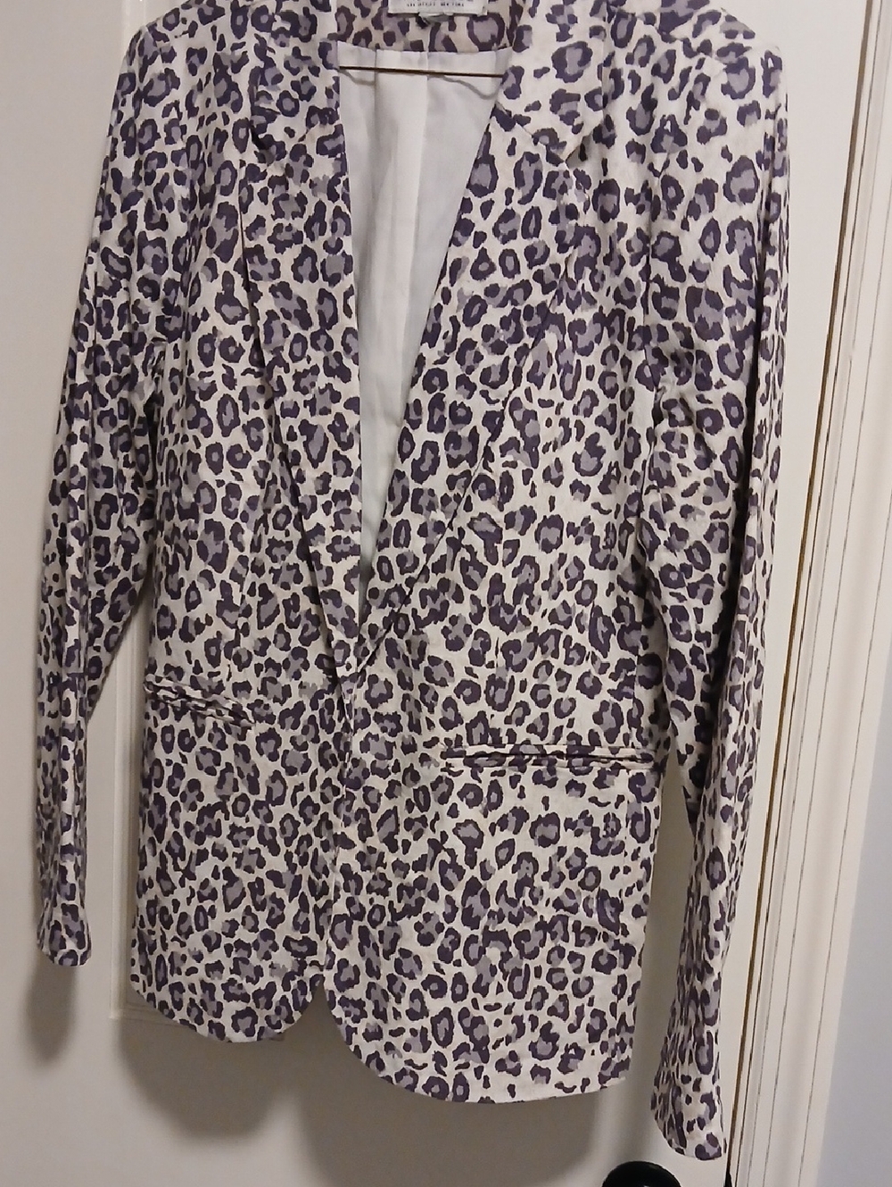 Rachel Zoe Cream Blazer with Gray Leopard Print
